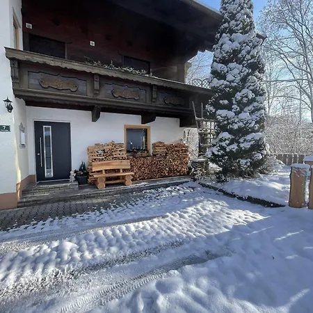 Haus Am Bach アパート *